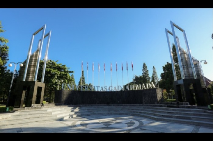 Universitas terbaik di surakarta