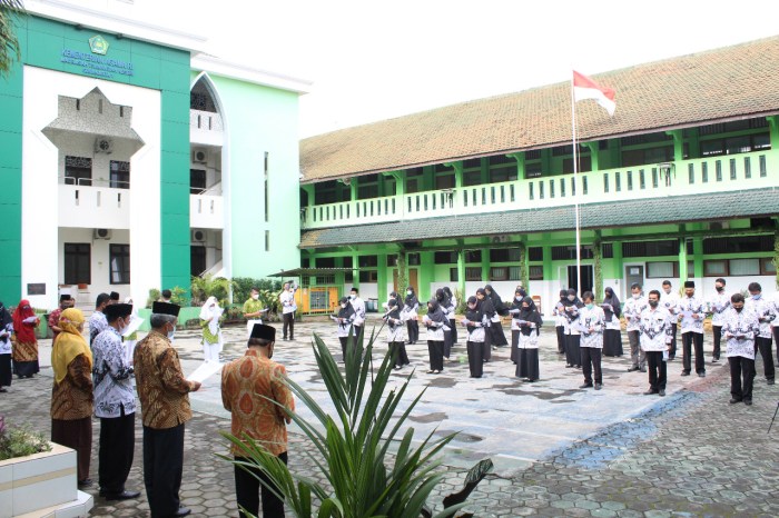 Biaya masuk mtsn 1 surakarta