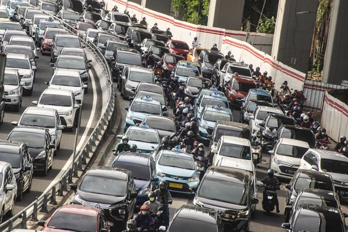 Perbandingan kemacetan Jakarta sebelum dan sesudah penerapan ganjil genap