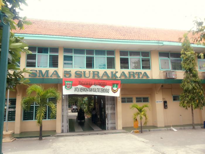 Logo sman 5 surakarta