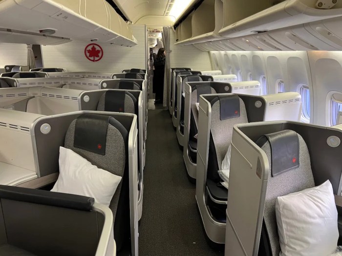 Cara memilih kursi pesawat Air Canada saat booking online tips