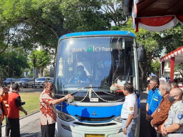 Bus dari solo ke terminal wisata ngargoyoso