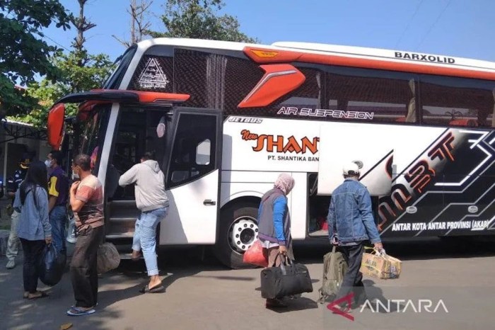 Bus tingkat wisata solo