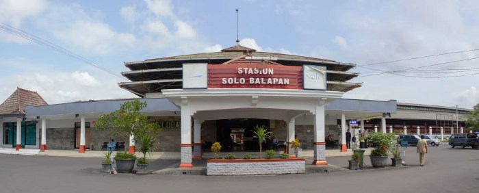 Makanan di stasiun solo balapan