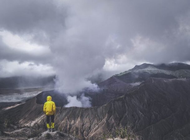 Biro perjalanan wisata solo brosur