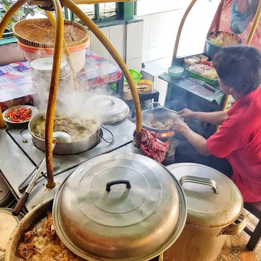 Rumah makan solo terkenal