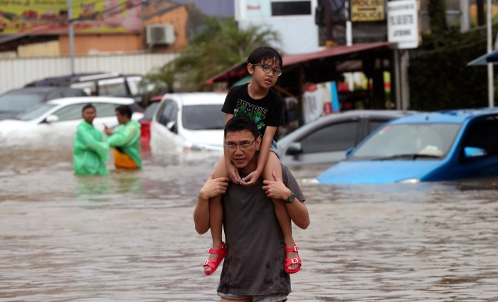 Floods dozens northern